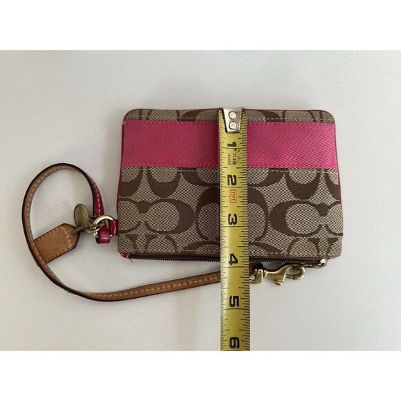 Coach Logo vintage brown and pink canvas zipper wristlet with gold charm and tag - Picture 11 of 12
